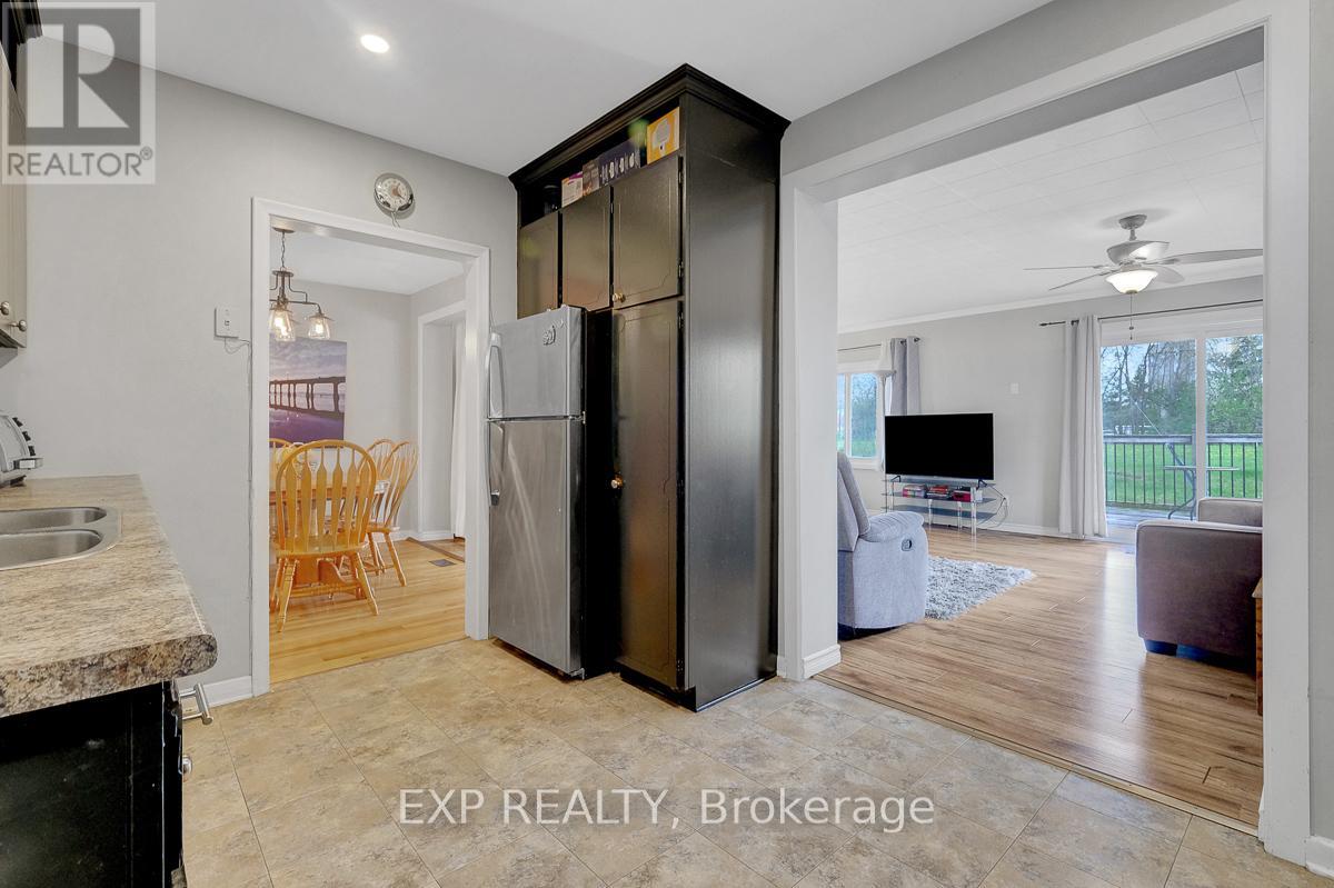 576 BROWNING AVENUE - 17