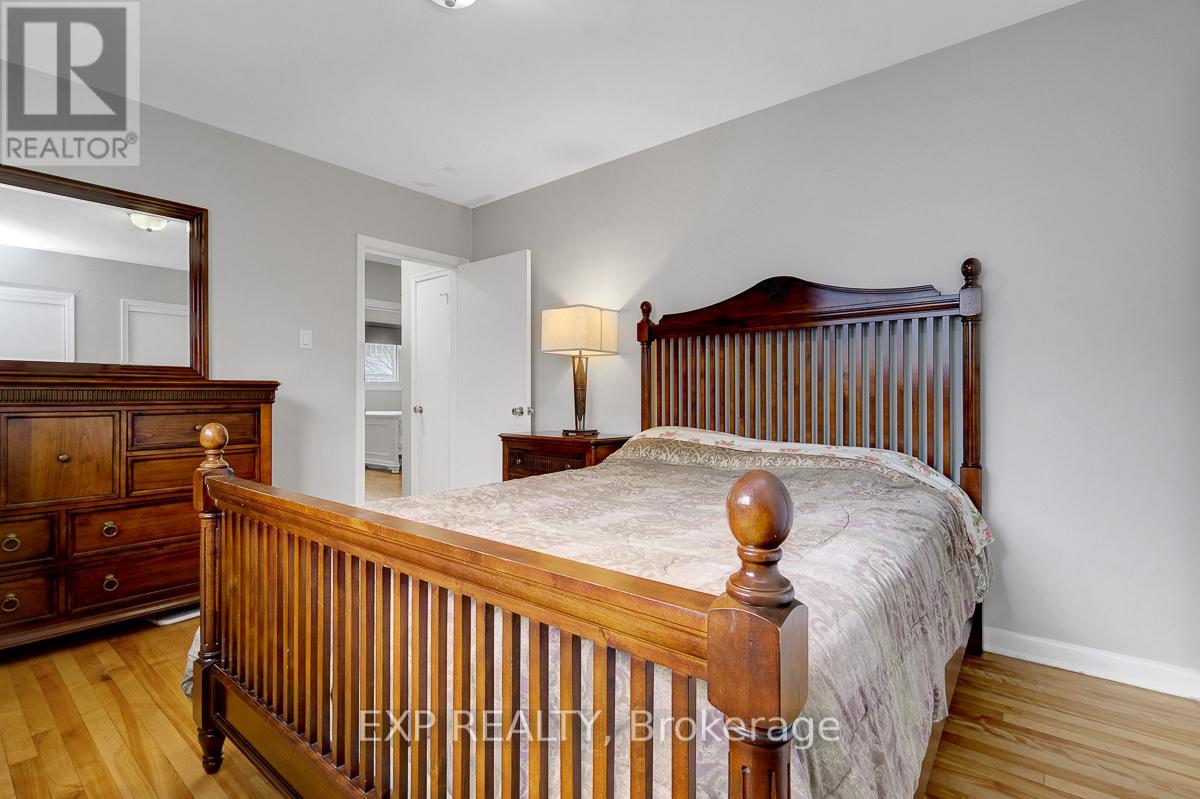 576 BROWNING AVENUE - 21