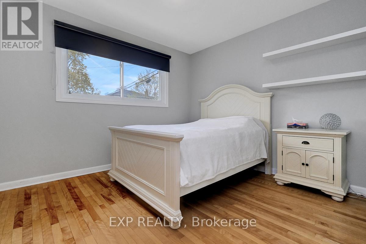 576 BROWNING AVENUE - 22