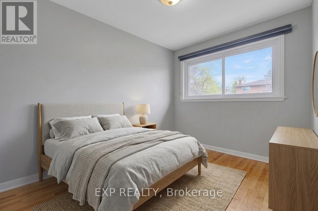 576 BROWNING AVENUE - 24