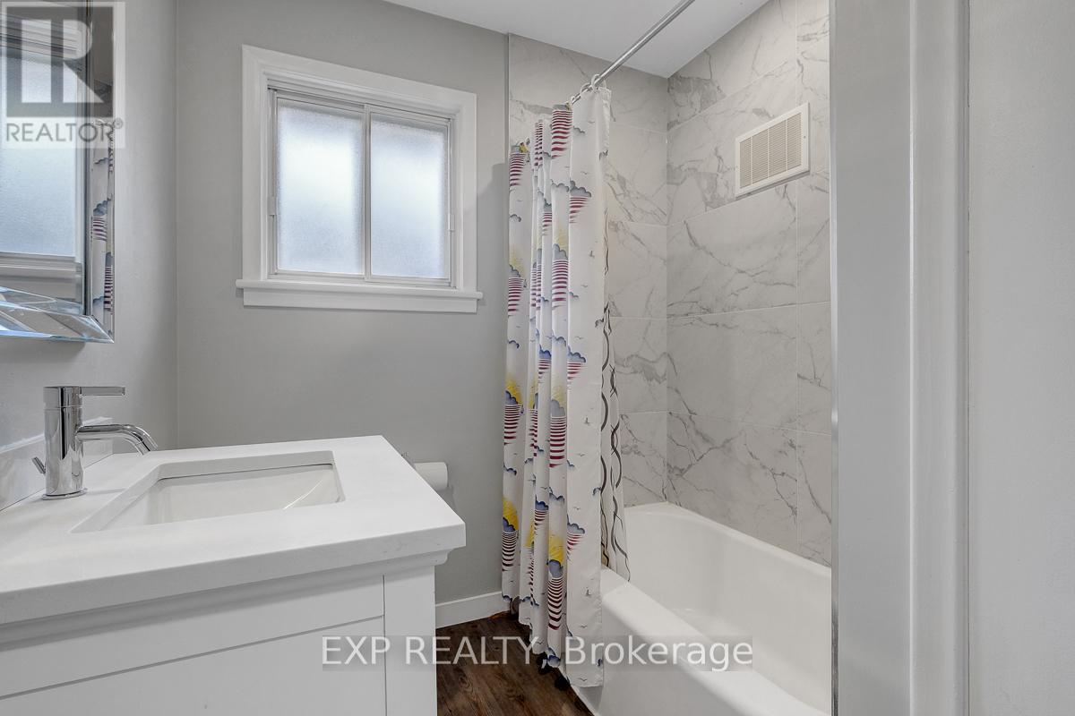 576 BROWNING AVENUE - 25