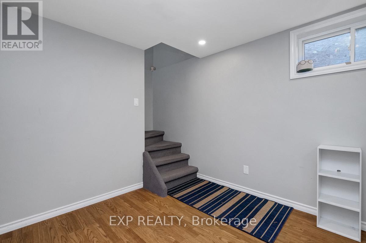 576 BROWNING AVENUE - 28