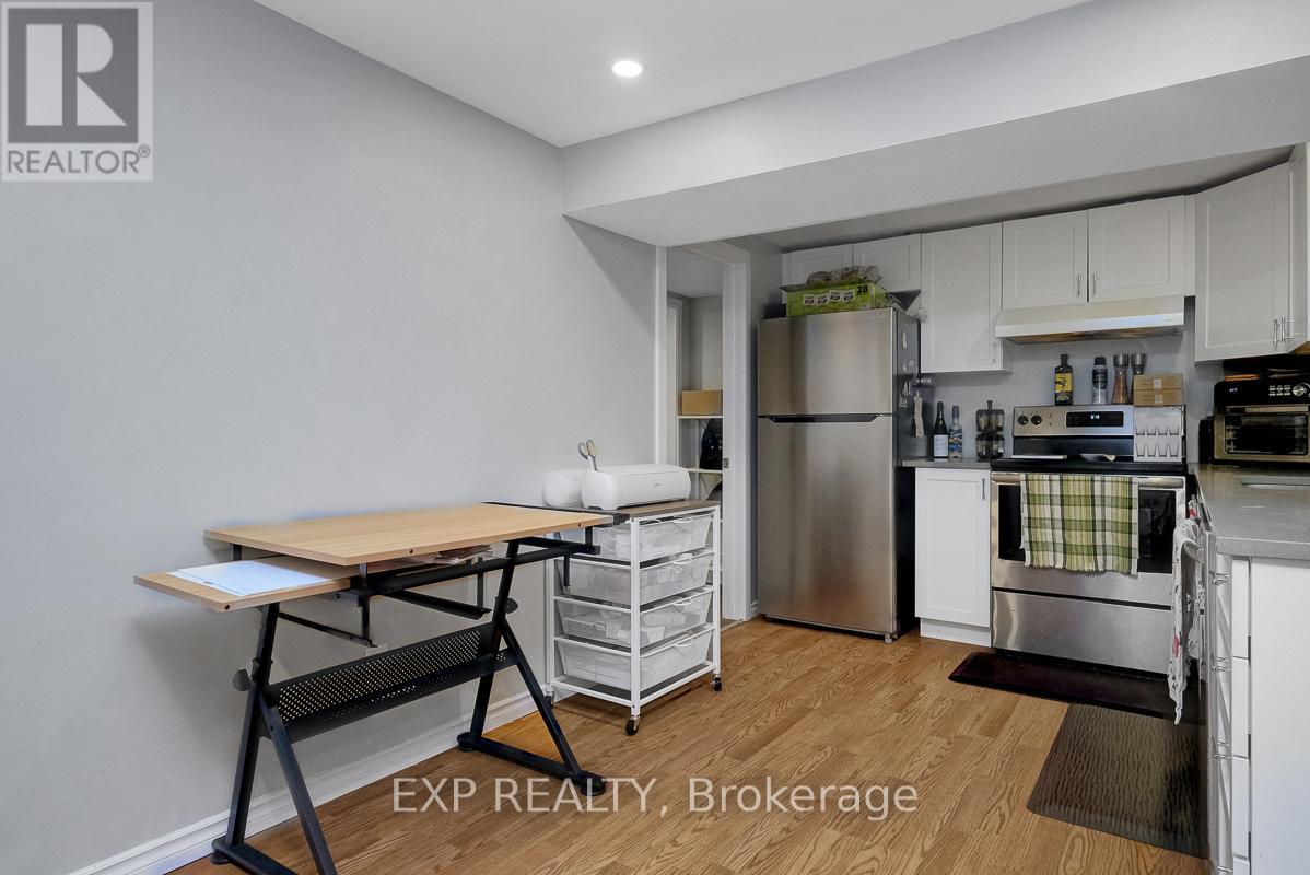 576 BROWNING AVENUE - 34