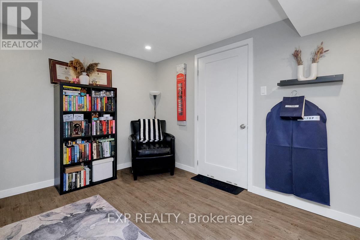 576 BROWNING AVENUE - 38