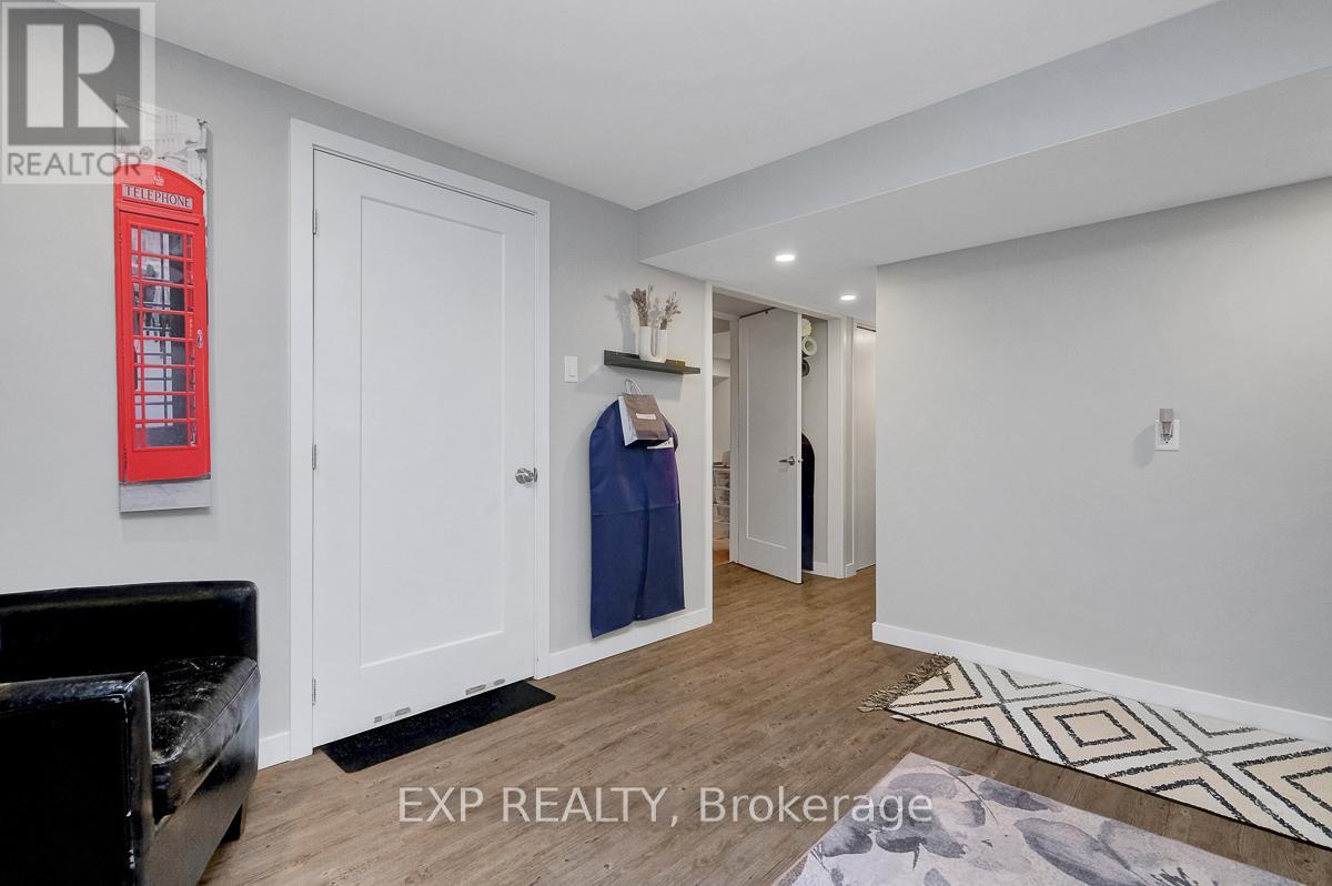 576 BROWNING AVENUE - 39