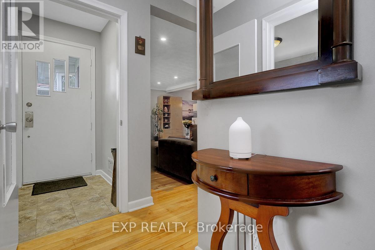 576 BROWNING AVENUE - 4