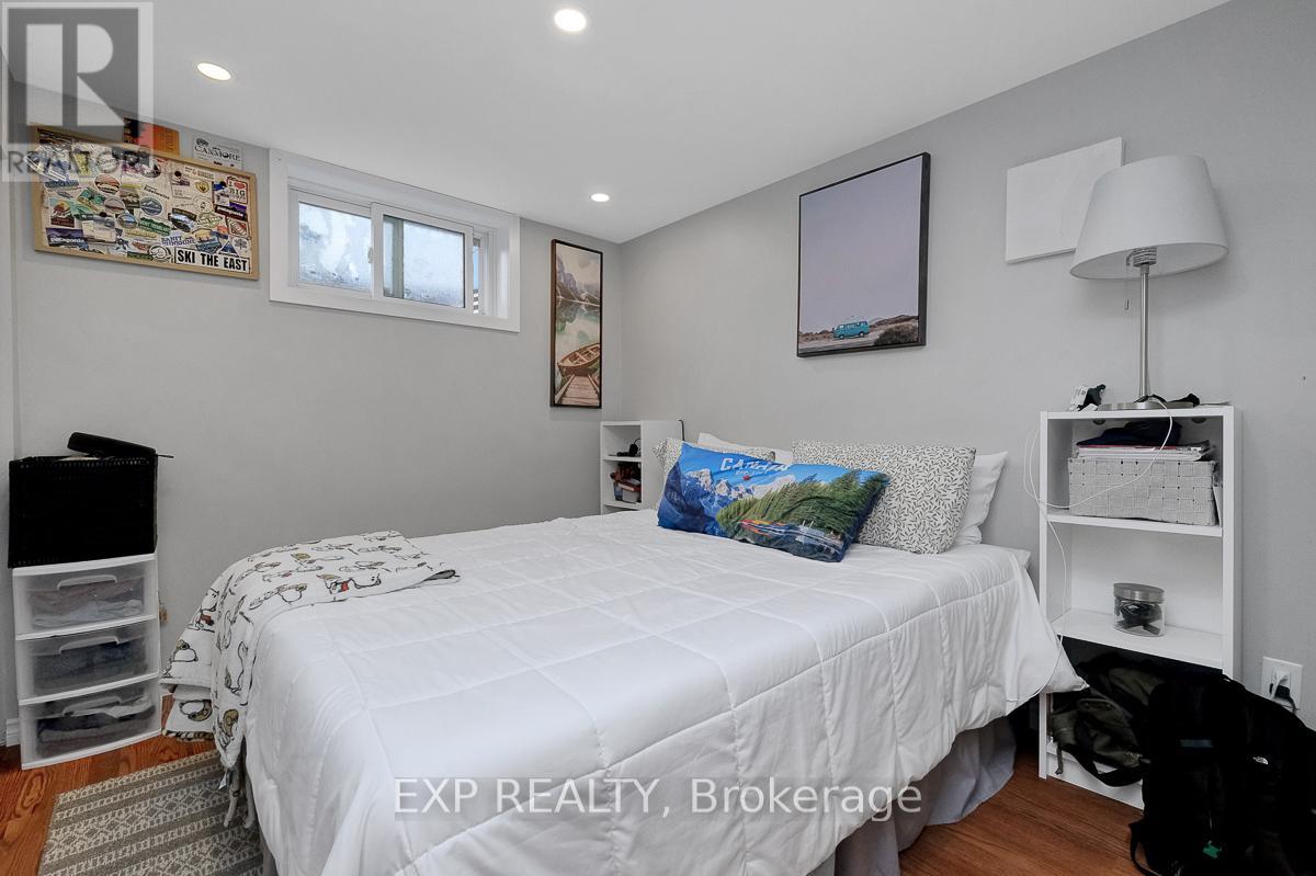 576 BROWNING AVENUE - 40