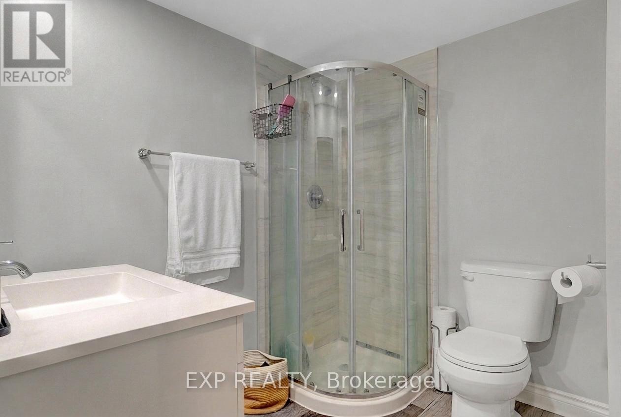 576 BROWNING AVENUE - 41