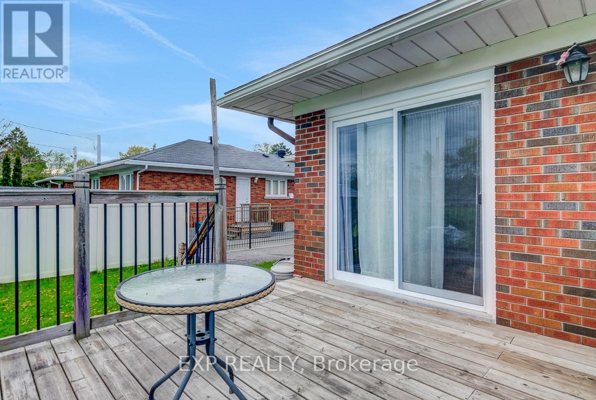576 BROWNING AVENUE - 43