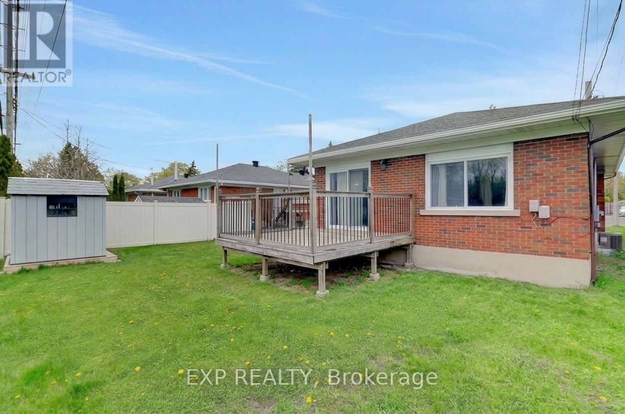 576 BROWNING AVENUE - 44