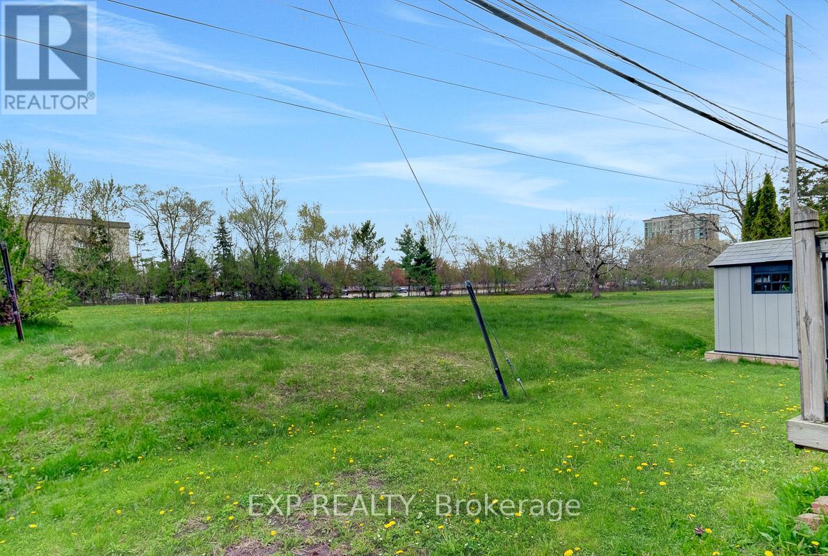 576 BROWNING AVENUE - 45