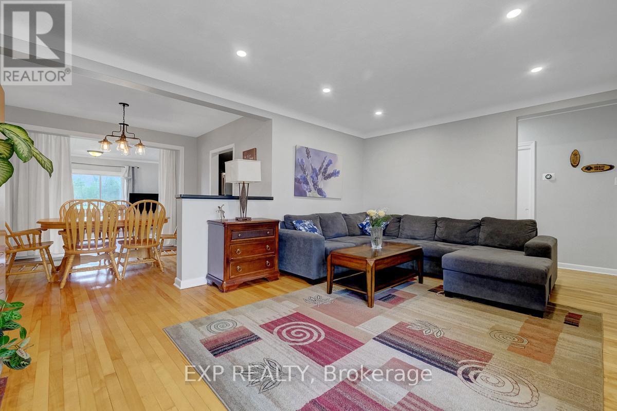 576 BROWNING AVENUE - 6