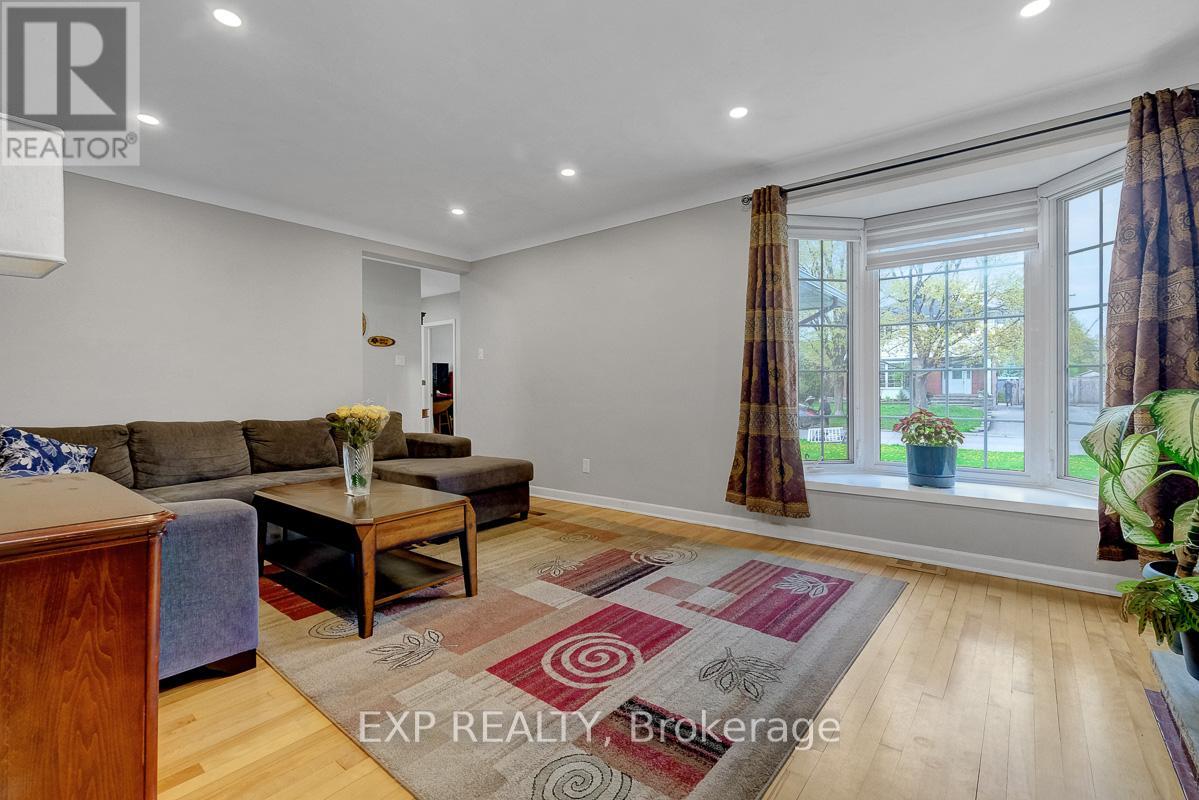 576 BROWNING AVENUE - 7