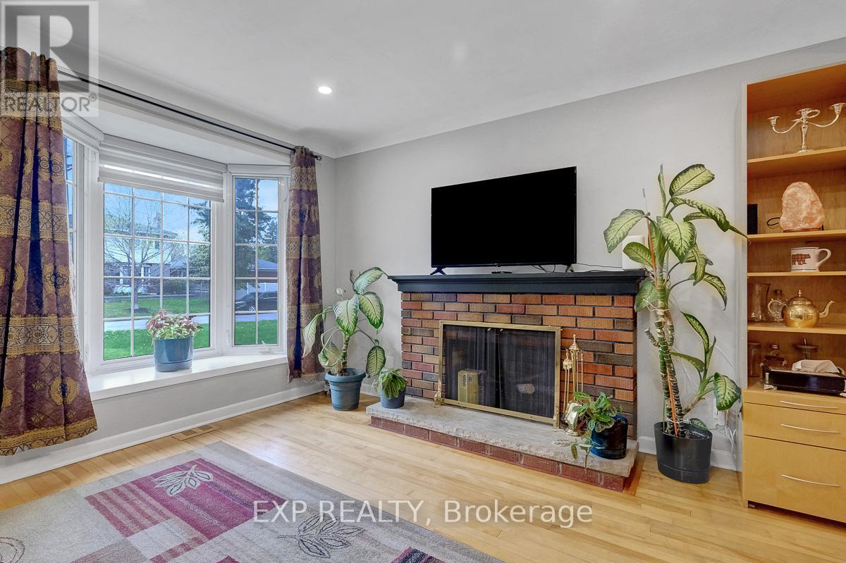 576 BROWNING AVENUE - 9