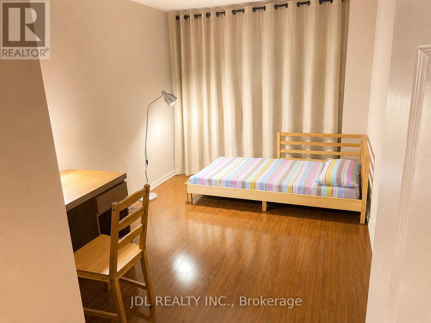 #2002 24 WELLESLEY STREET W - 13
