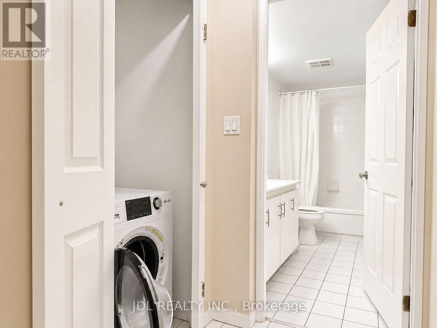 #2002 24 WELLESLEY STREET W - 4