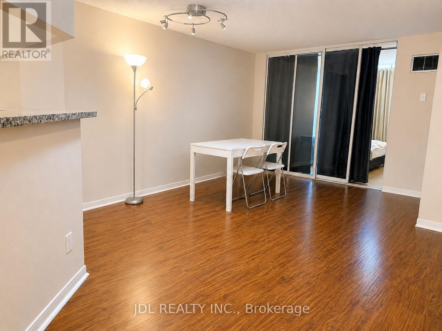 #2002 24 WELLESLEY STREET W - 7