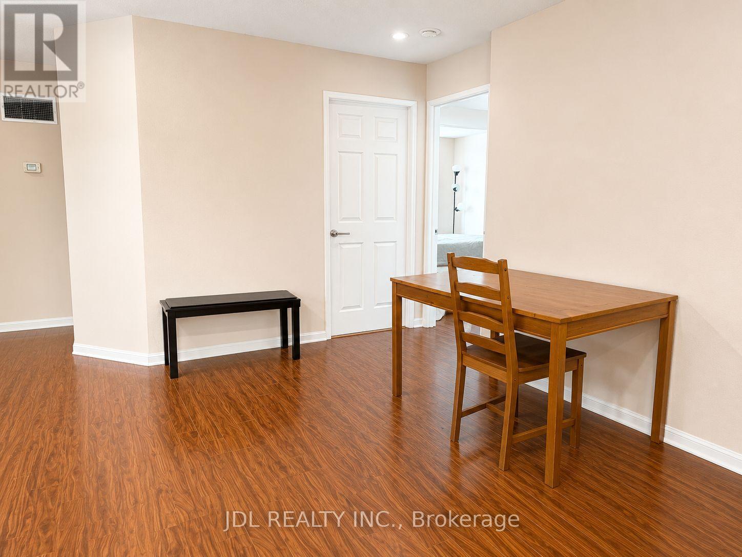 #2002 24 WELLESLEY STREET W - 9
