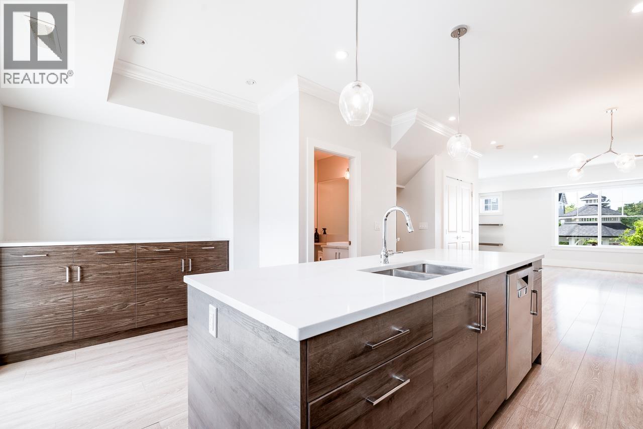 7 9211 MCKIM WAY, Richmond
