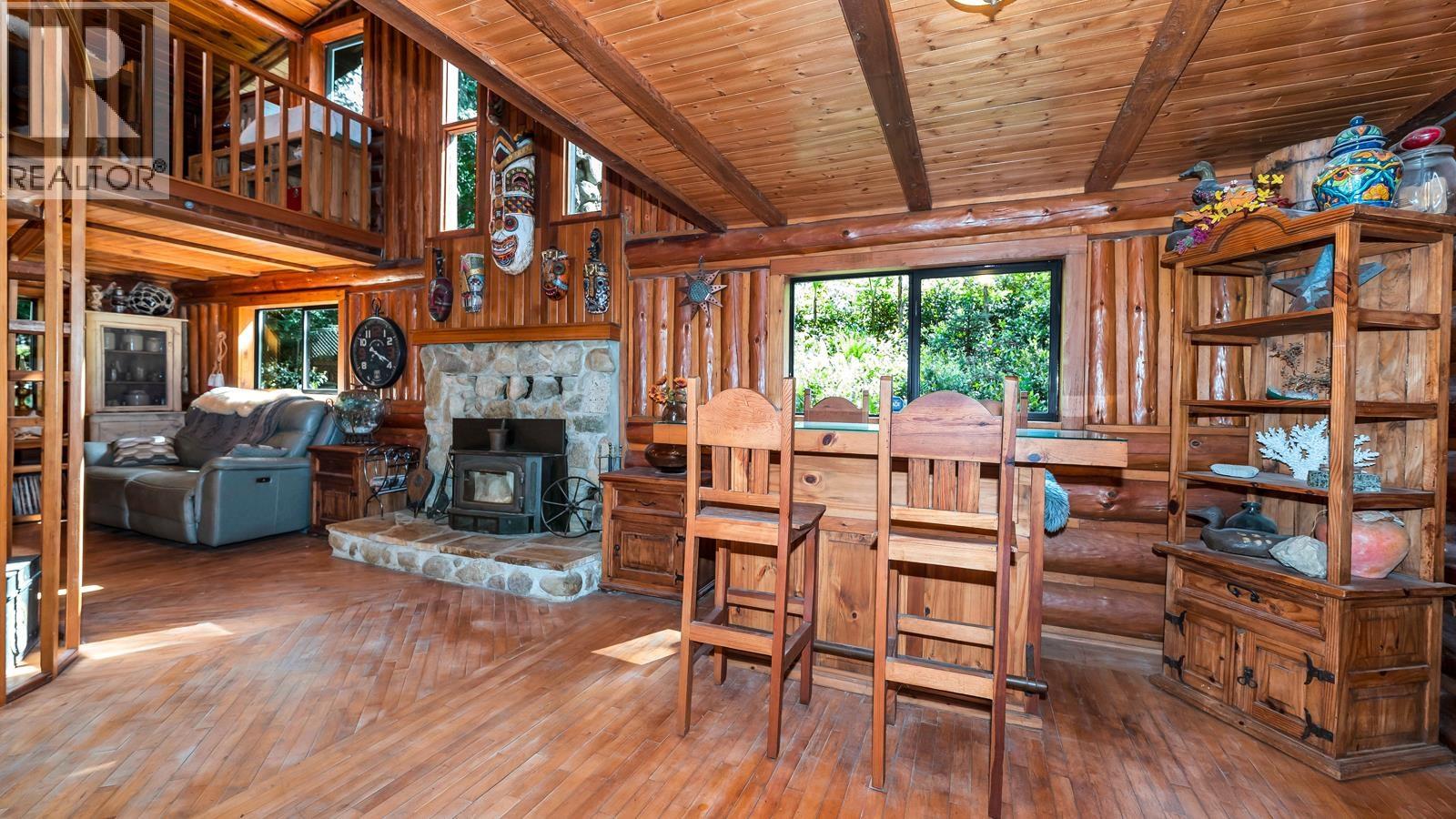 604 WAUGH ROAD, Mayne Island