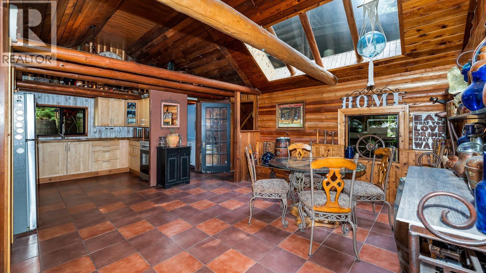 604 WAUGH ROAD, Mayne Island
