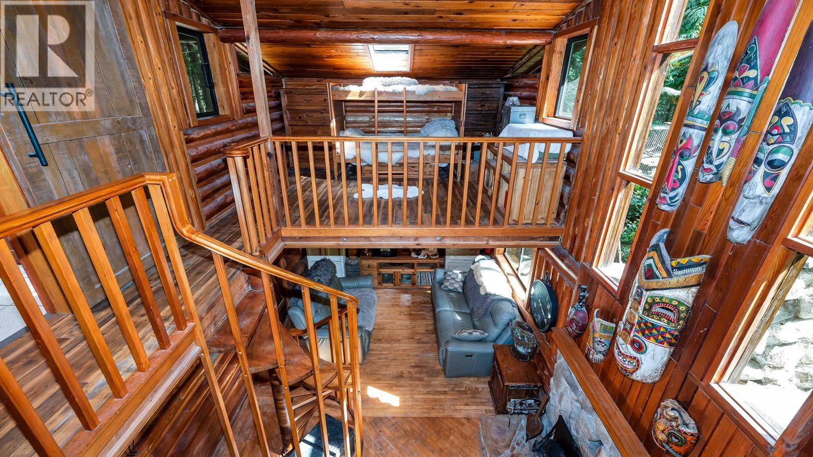 604 WAUGH ROAD, Mayne Island