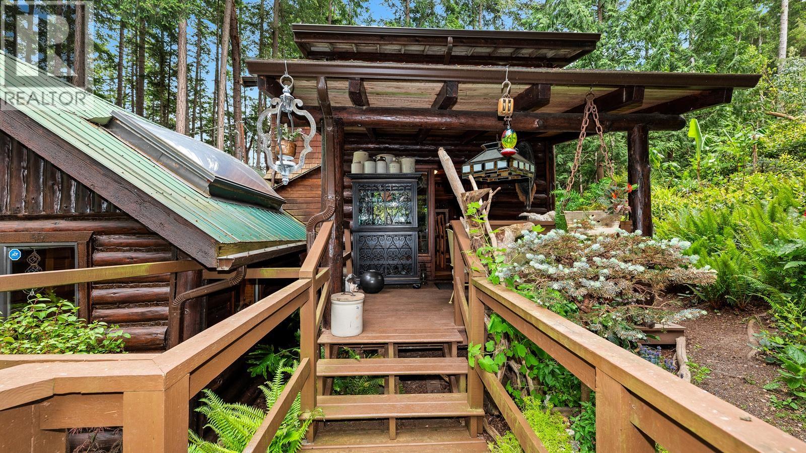 604 WAUGH ROAD, Mayne Island
