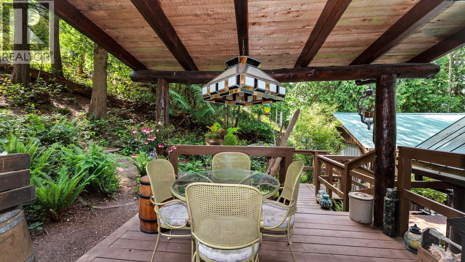 604 WAUGH ROAD, Mayne Island