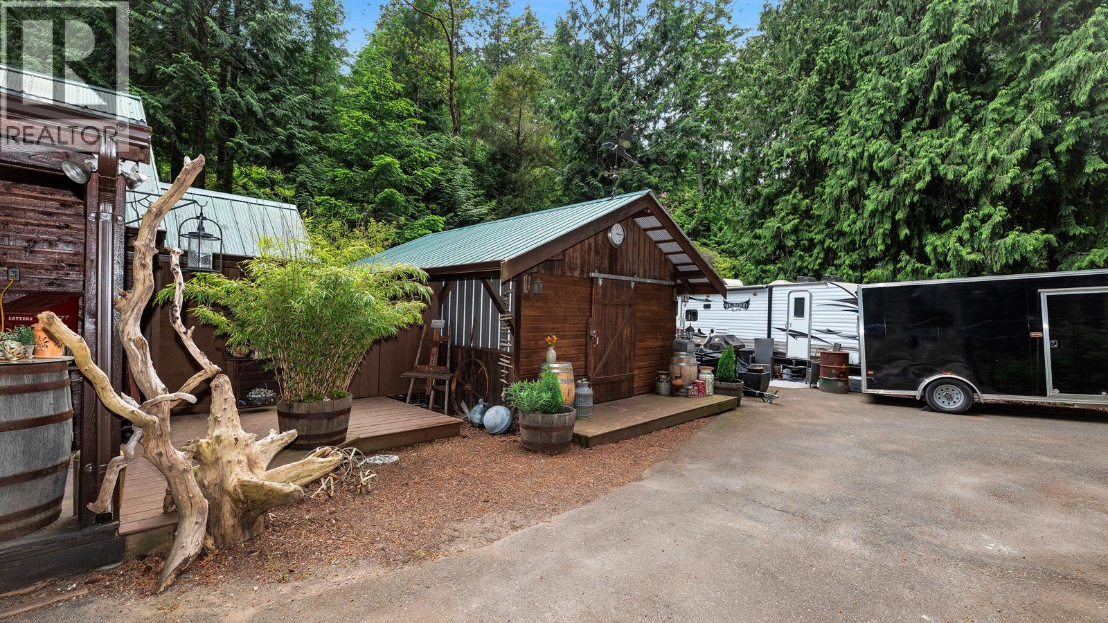604 WAUGH ROAD, Mayne Island