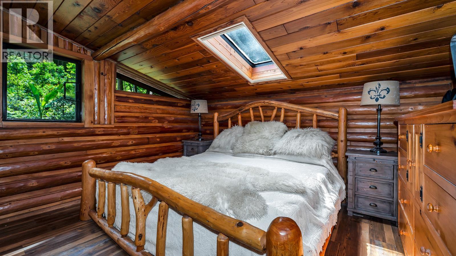 604 WAUGH ROAD, Mayne Island