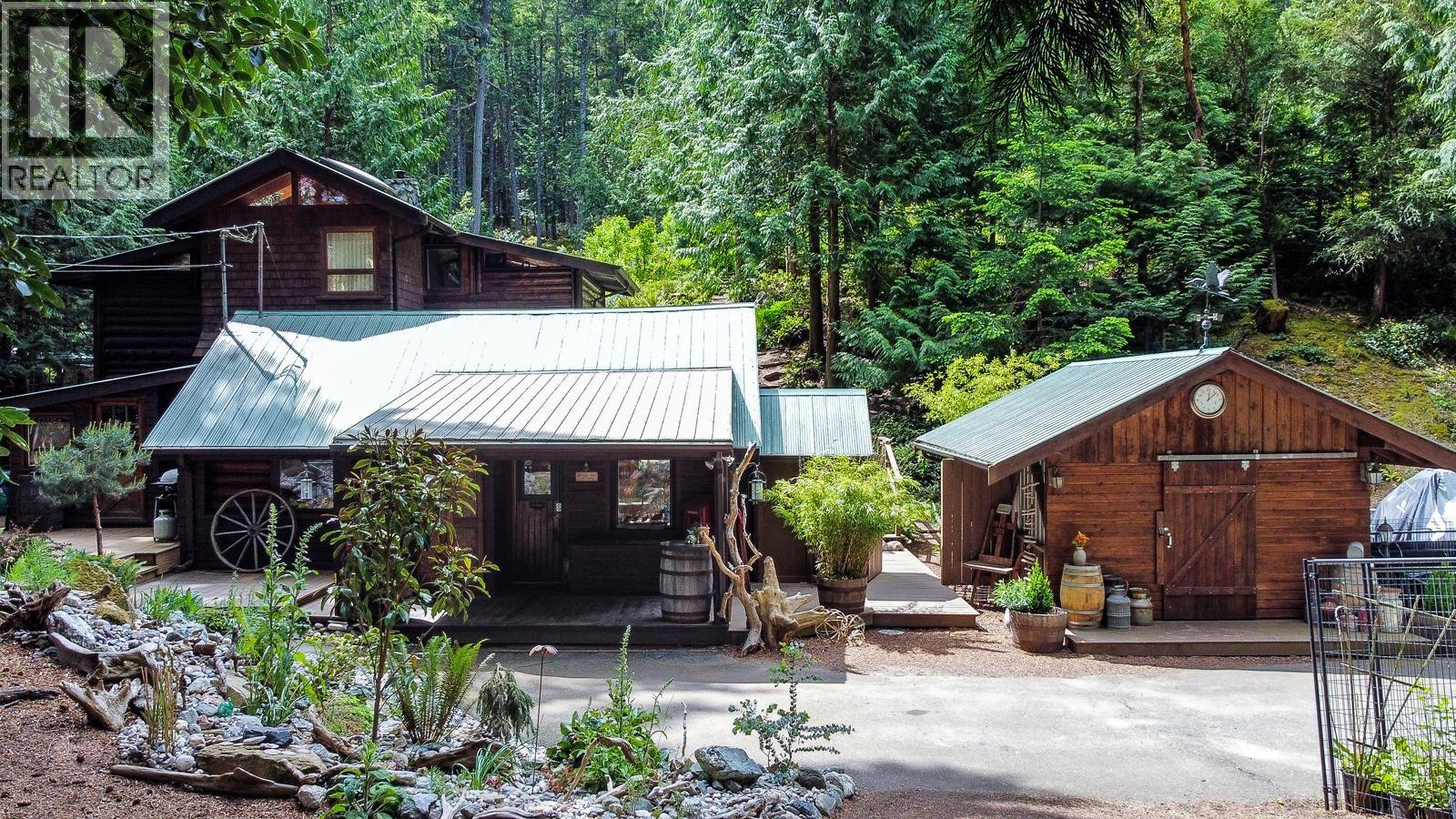 604 WAUGH ROAD, Mayne Island