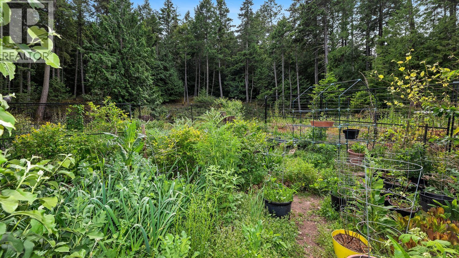 604 WAUGH ROAD, Mayne Island