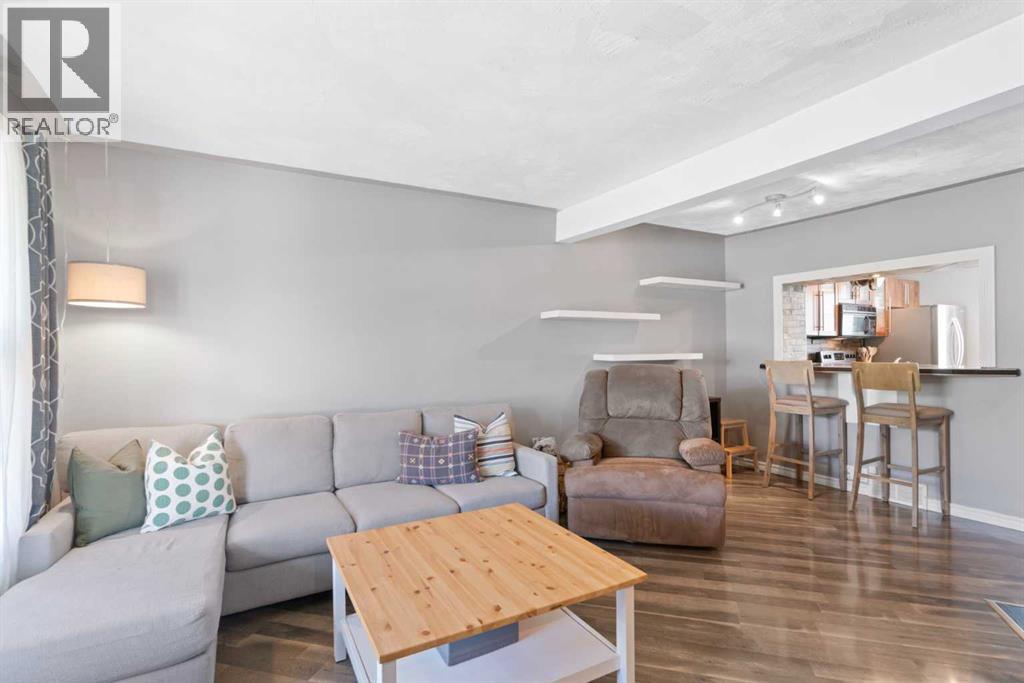 530 Woodbine Boulevard SW - 12
