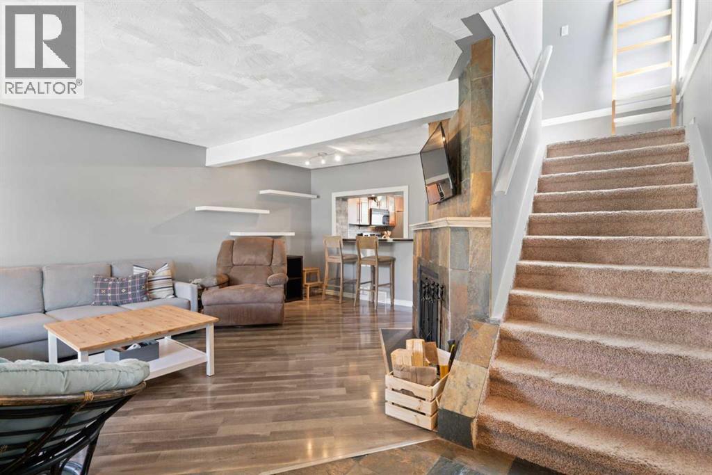 530 Woodbine Boulevard SW - 21