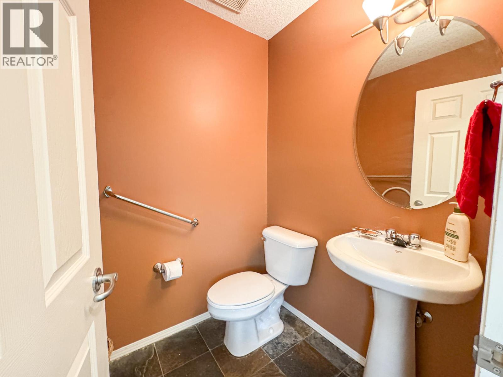 #1 147 11 Avenue - 16
