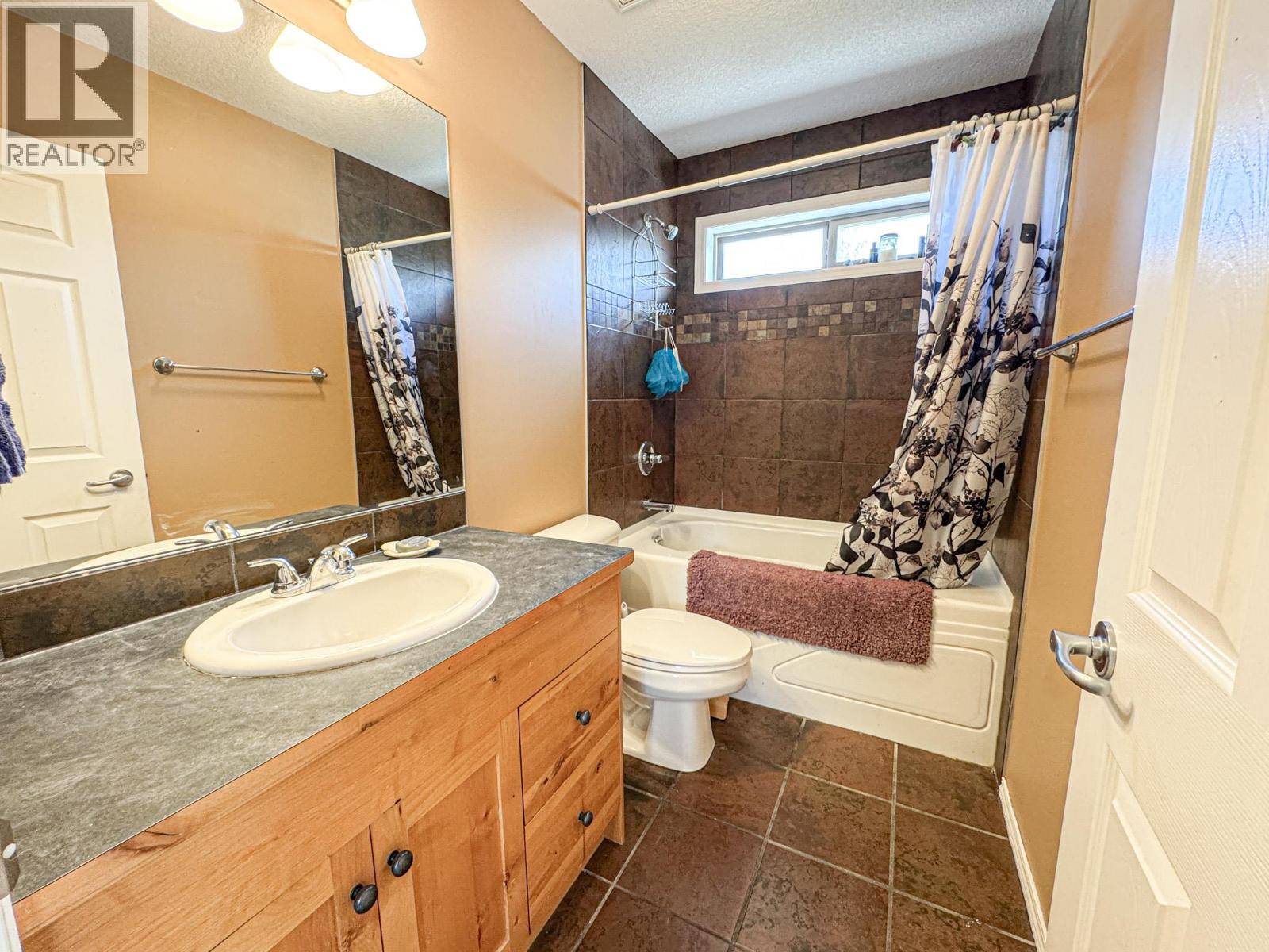 #1 147 11 Avenue - 24