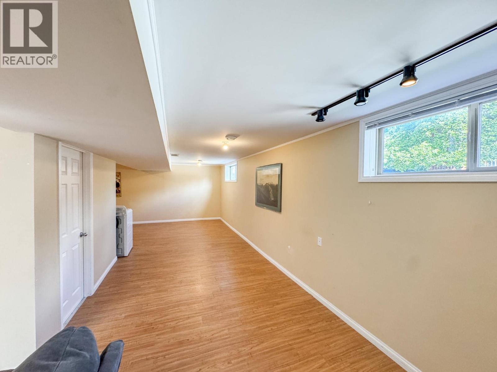 #1 147 11 Avenue - 26