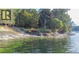 760 Sunset Dr, Salt Spring, BC V8K1E7 Photo 8