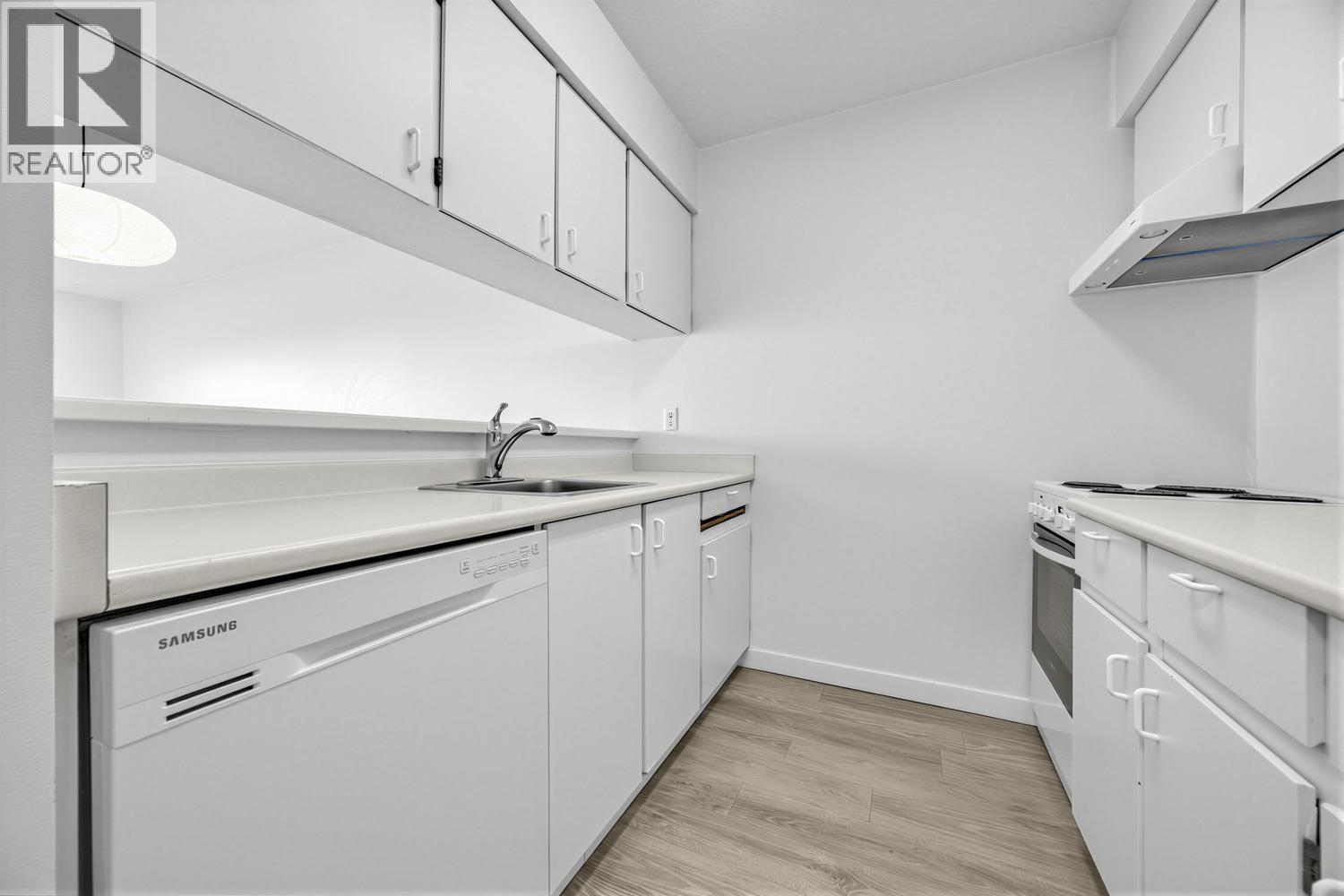 310 360 E 2ND STREET, North Vancouver