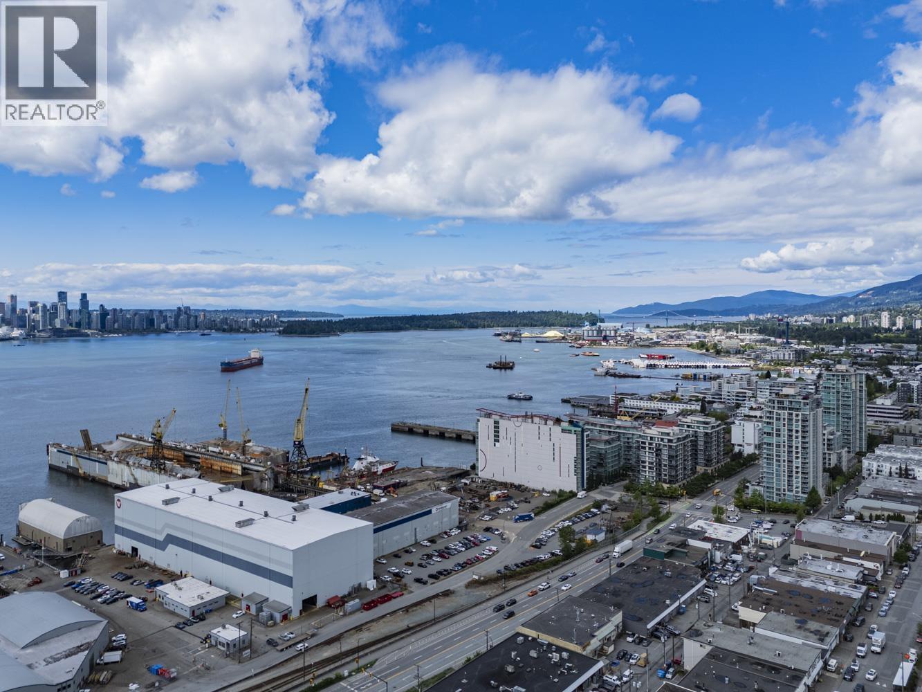 310 360 E 2ND STREET, North Vancouver