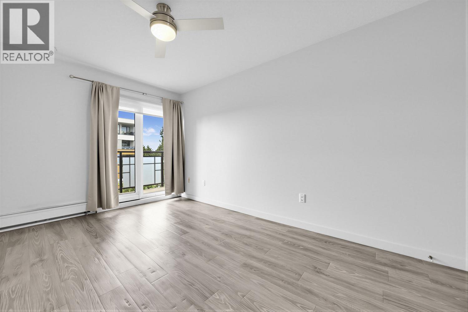 310 360 E 2ND STREET, North Vancouver