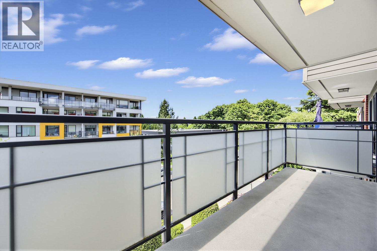 310 360 E 2ND STREET, North Vancouver