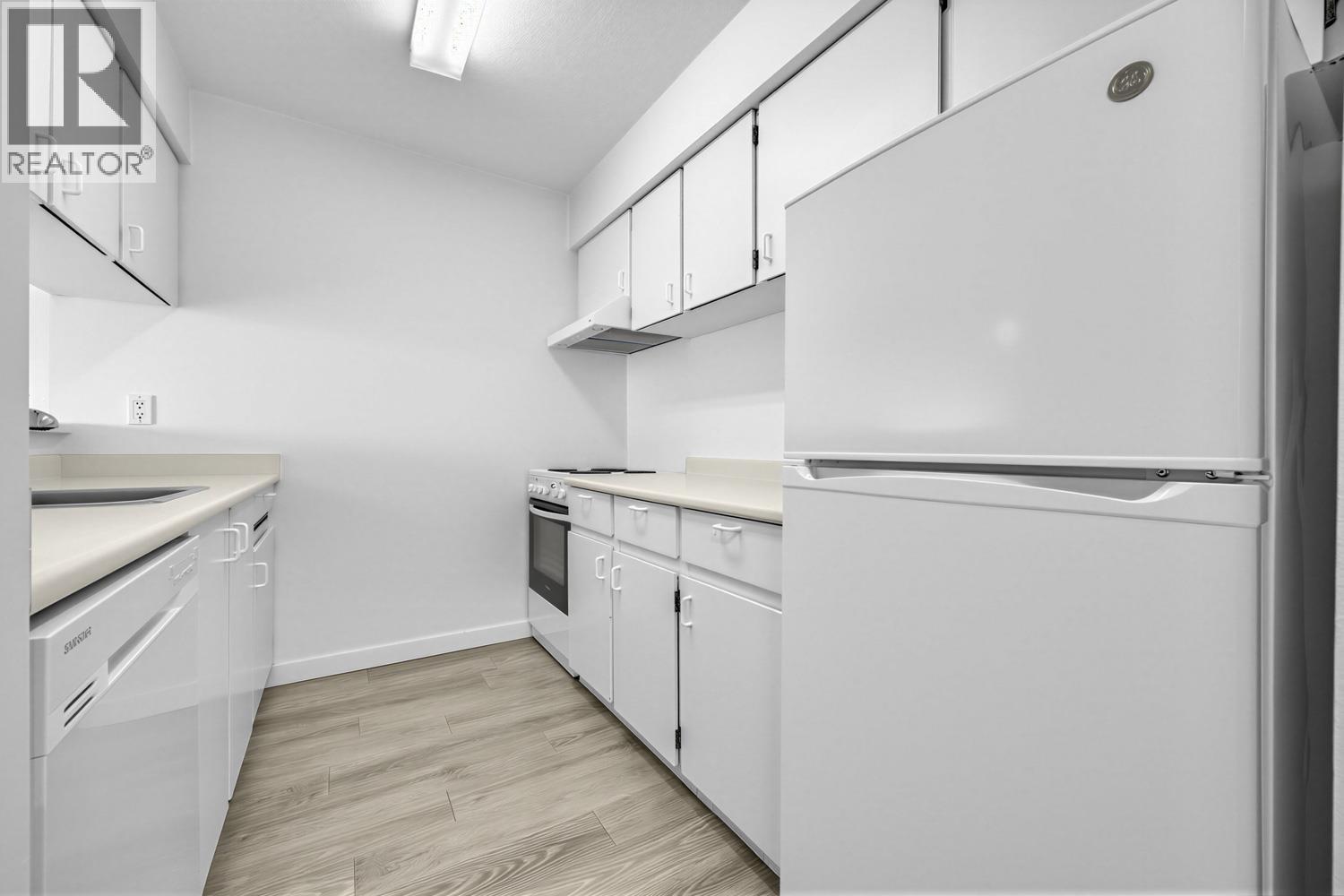 310 360 E 2ND STREET, North Vancouver