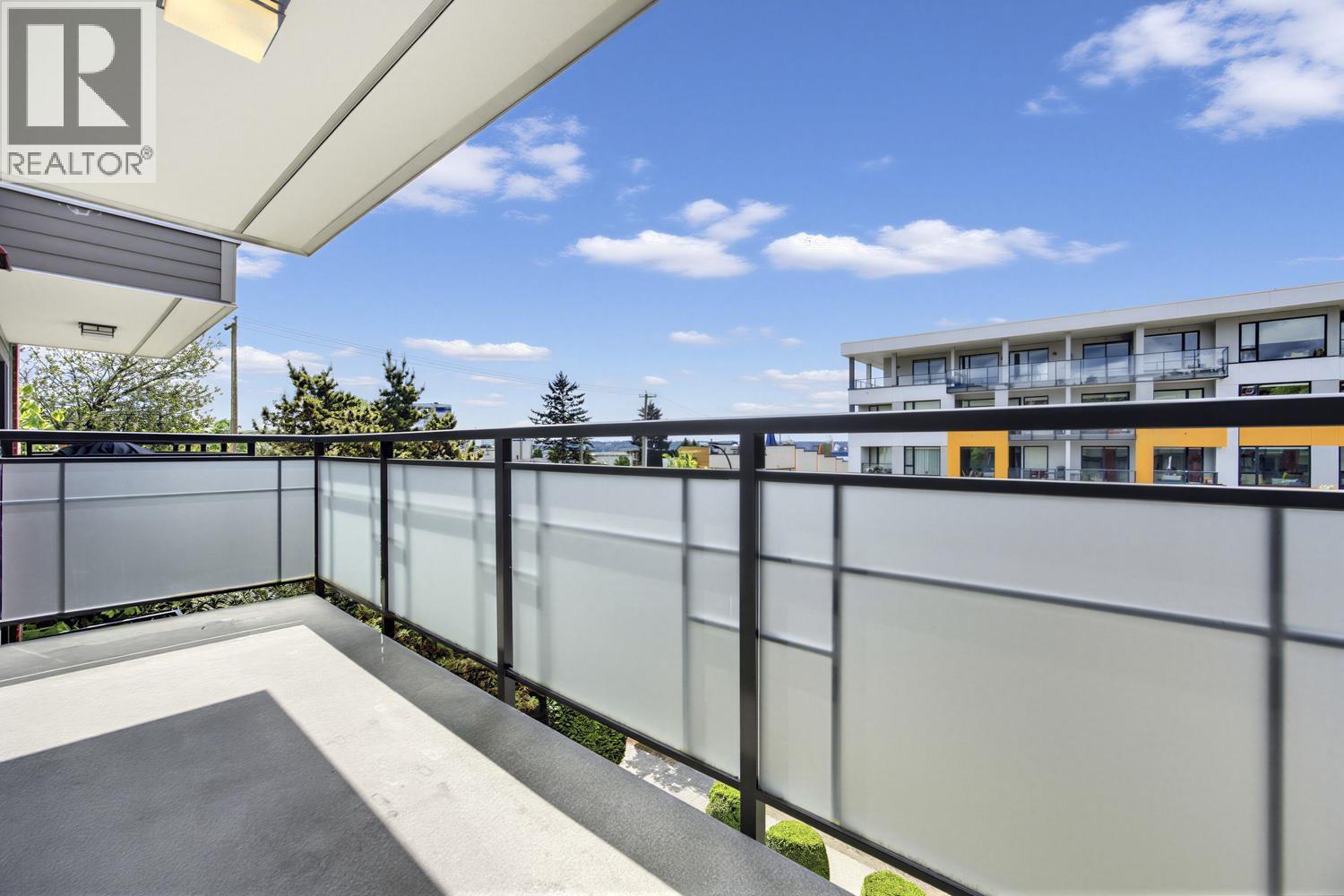 310 360 E 2ND STREET, North Vancouver