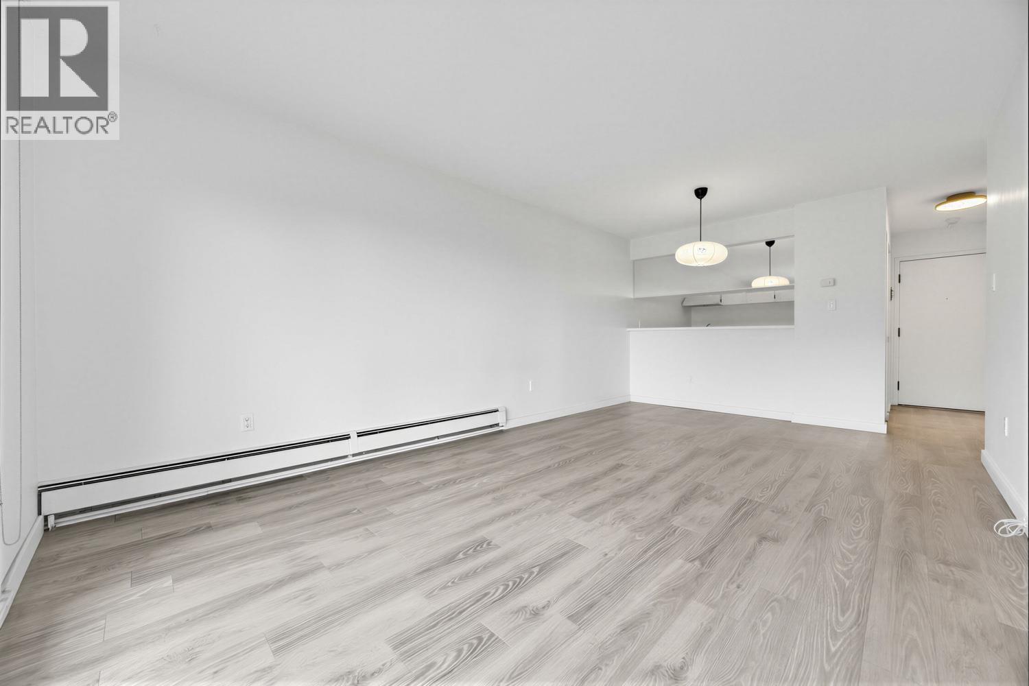 310 360 E 2ND STREET, North Vancouver