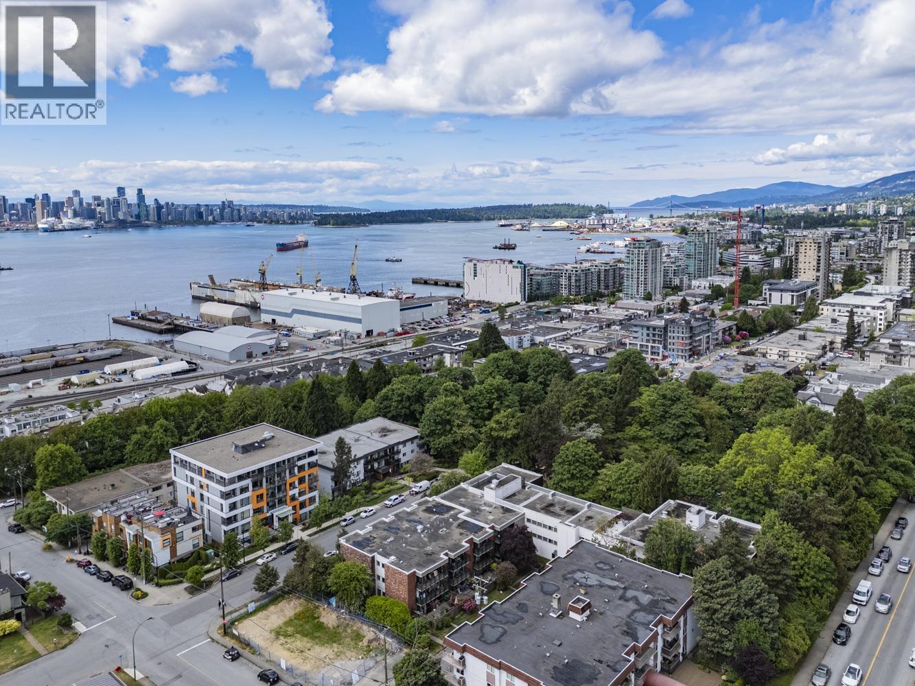 310 360 E 2ND STREET, North Vancouver