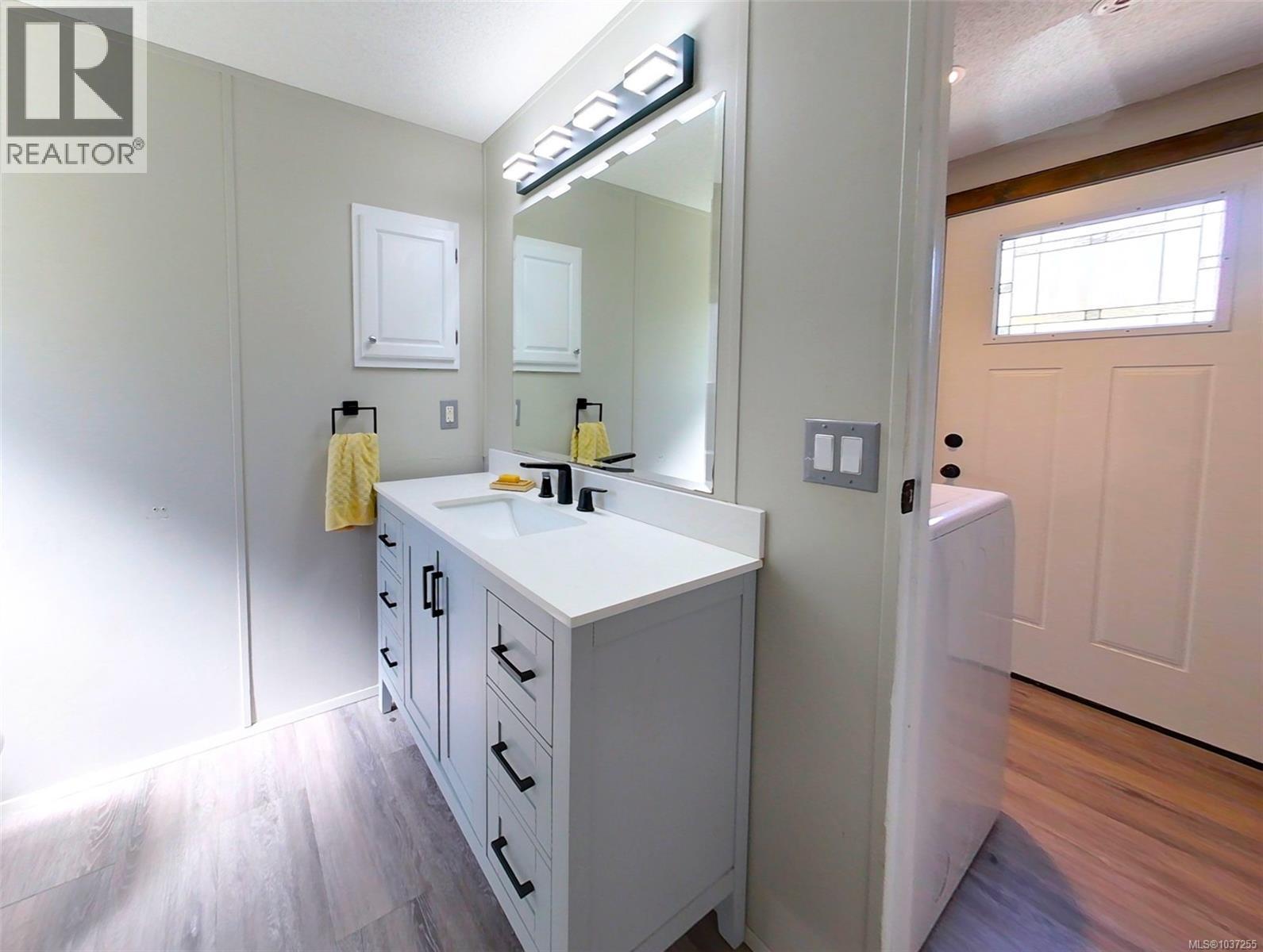 516 Berg Rd, Gabriola Island