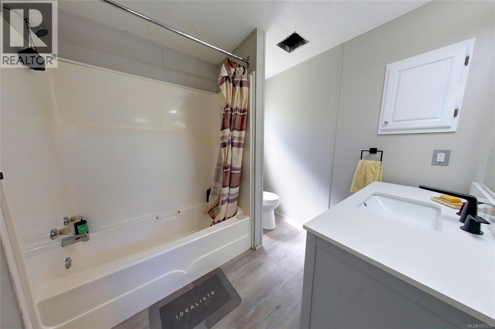 516 Berg Rd, Gabriola Island