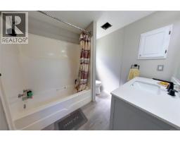 516 Berg Rd, Gabriola Island, BC V0R1X2 Photo 7