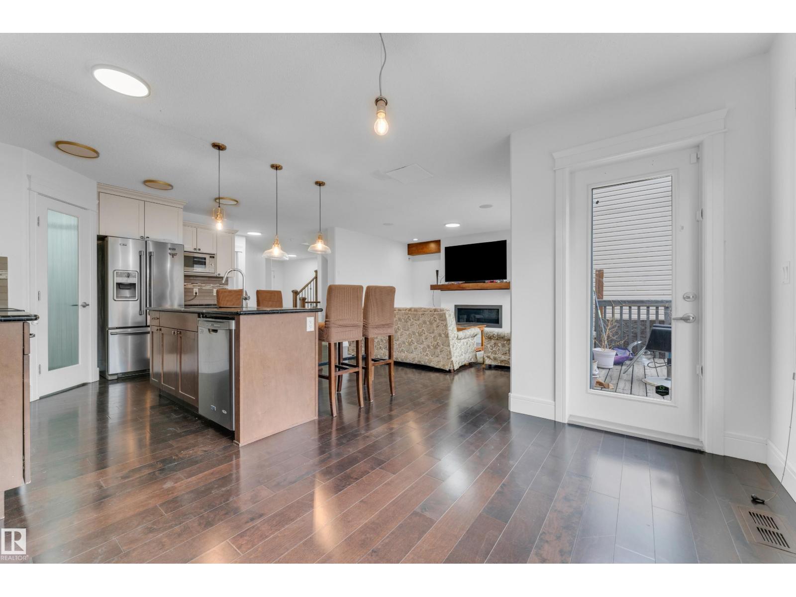 3219 16 AV NW - 22